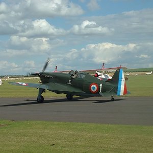 morane_taxying_in-2_col