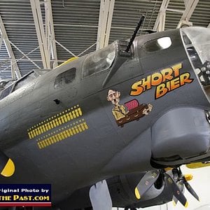 B-17 Flying Fortress "Short Bier"