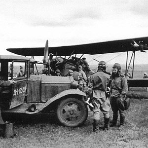 A damaged Polikarpov Po-2, "Yellow 6", 1943  (1)
