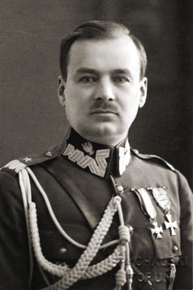 General Wiktor Thommée (1881-1962), the Commander of the Army Łódź in 1939.