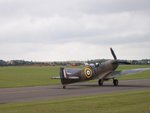 spitfire_iia__p7350__moves_out_at_duxford_200.jpg