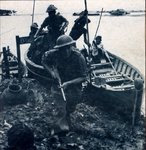 british_troops_disembark_in_burma__on_patrol_558.jpg