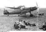 Bundesarchiv_Bild_101I-337-0036-02A%2C_Im_Westen%2C_Feldflugplatz_mit_Me_109.jpg