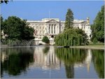 Buckingham Palace, London, England.jpg