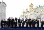 World_leaders_at_the_2010_Moscow_Victory_Day_Parade.jpeg