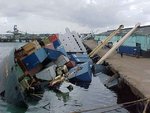 boat_in_trouble_102.jpg
