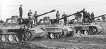 Captured Panthers Russia 1944.jpg
