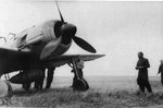 1-Fw-190A8-JG26-(B13-+-)-Josef-Priller-Rambuillet-France-1944-04.jpg