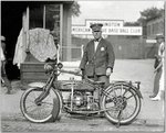 motorcyclecop-1922.jpg