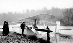 1913_Model_G_on_shore.jpg