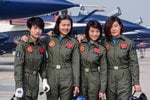 4 female acrobatic pilots of PLA Air Force will perform at #LIMA in Malaysia next.jpg
