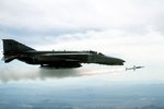 800px-F-4E_Phantom_launches_AGM-45.jpg