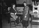 grum2264womenwelders1945-2.jpg