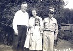 SallingsFamilyJul25_45wb.jpg