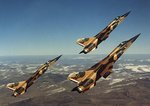 21-11-2002-14-0-dassault_mirage_f1_trio_in_steep_climb.jpg