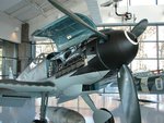 25381660-l_178.jpg