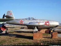 Yak 23 red 45.jpg