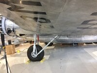 B18a Lt landing gear.jpg