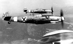 S. Stoyanov ou P. Manolev (Lt)-Bf 109 G-6 ,6 Iztrebitelen polk, 3 Orliak, automne 1944.jpg