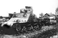 Russian_M3_Lee_tanks.jpg