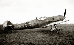 Messerschmitt-Bf-109E4-Geschwader-Stab-JG2-Helmut-Wick-WNr-5344-France-1940-01.jpg