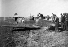 Messerschmitt-Bf-109F-RHAF-101.1-V-03-Debrody-Hungary-1942-01.jpg Messerschmitt-Bf-109F-RHAF-101.1-V-03-Debrody-Hungary-1942-01.jpg