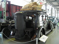Adler_Diplomat_3_GS_mit_Holzgasgenerator-hinten_rechts.JPG