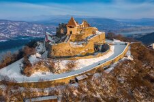 castle-winter-Visegrád-Hungary.jpg