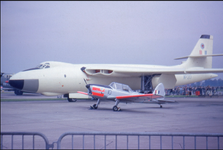 Vickers Valiant B.1 'WP213' 16th Squadron RAF.png