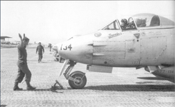 RAAF Gloster Meteor Mk.8 'A77-134' %22Snookes%22 No..77 Squadron 1951.png