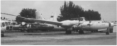 Tu-4 '4134 Red' with an An-12, a Mil Mi-8 and a de Havilland DH.121 Trident at the PLAAF Museum.png