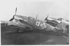 Messerschmitt Bf109G-6 'White 13'Grupul 7 vanatoare 1944.png