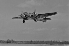 martin-model-167-xa-22-maryland-sn-40-706-nx22076-in-flight-circa-1939.jpg
