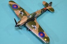 64_Hurricane Mk.I Complete Top RHS.JPG