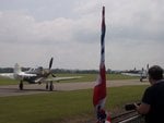 p-39q_taxis_out_to_the_field_behind_the_p-40m_337.jpg