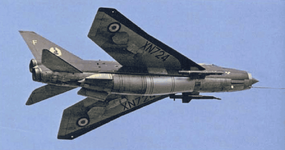 Lightning F.2A %22XN724%22 of No.17 Sqn 1968 ZETS.png
