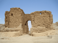 The Palmyrene Gate, the principal entrance to the city of Dura-Europos WIKI.png