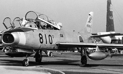 Fuji T-1B %2205-5810%22 Iruma October 1976 AIRH.png