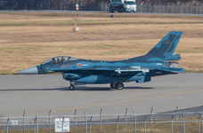 Mitsubishi F-2A '13-8516' Misawa November 2014 JETPHO.png