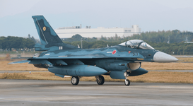 Mitsubishi F-2A '13-8511' Tsuiki October 2012 AIRFI.png