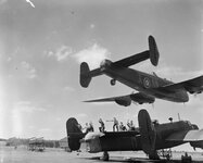 handley-page-halifax-low-pass-elvington.jpg