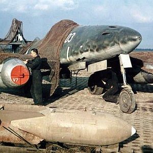 Me-262 being bombed up