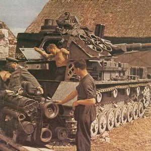 Reviewing a Panzer IV in the Eastern Front. (Very Interesting).