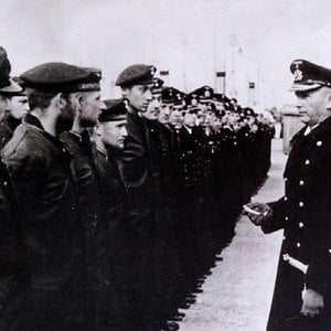 Addressing returned U-boat crew