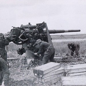 German 88mm artillery in action!