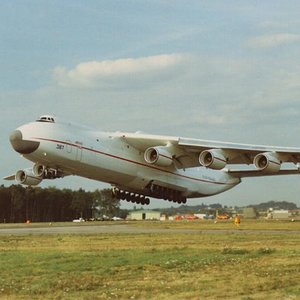 Antonov An-225