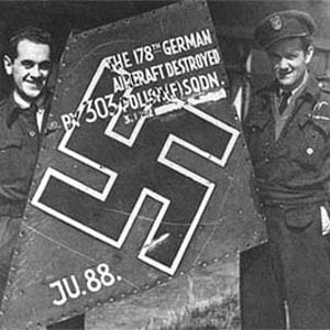 F/Lt Bienkowski and S/Ldr Zumbach- 303 Squadron