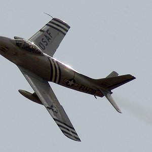 F-86 Sabre 1024x768