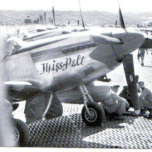 "Miss-Pelt"  and ground crew Ramatelli AB, Italy 1945