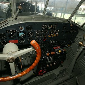 Ju 52 cockpit